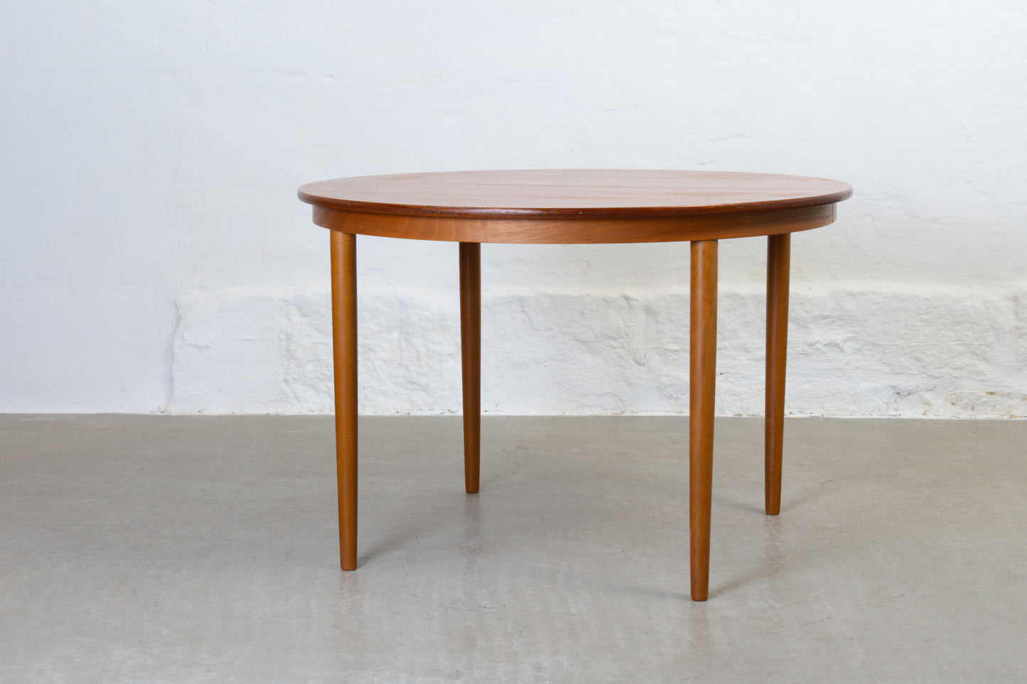 1960s extending dining table in teak -110D cm