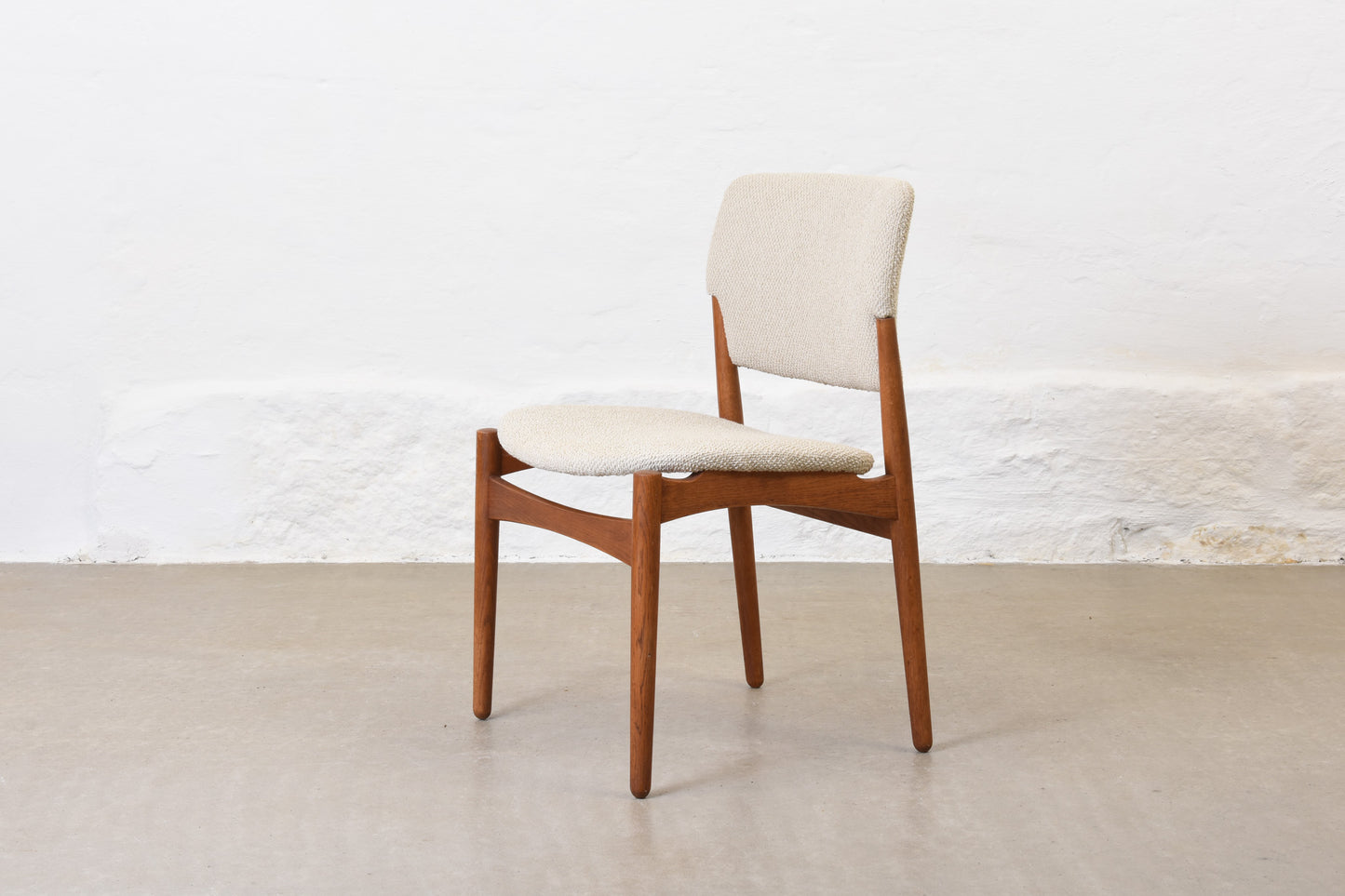 Newly reupholstered: 1960s oak chair by Ejnar Larsen & Aksel Bender Madsen