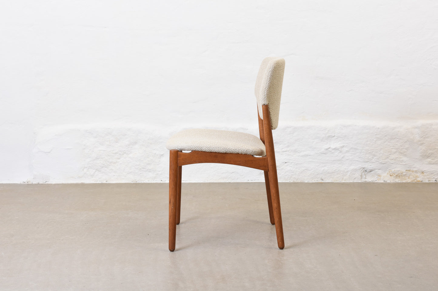 Newly reupholstered: 1960s oak chair by Ejnar Larsen & Aksel Bender Madsen