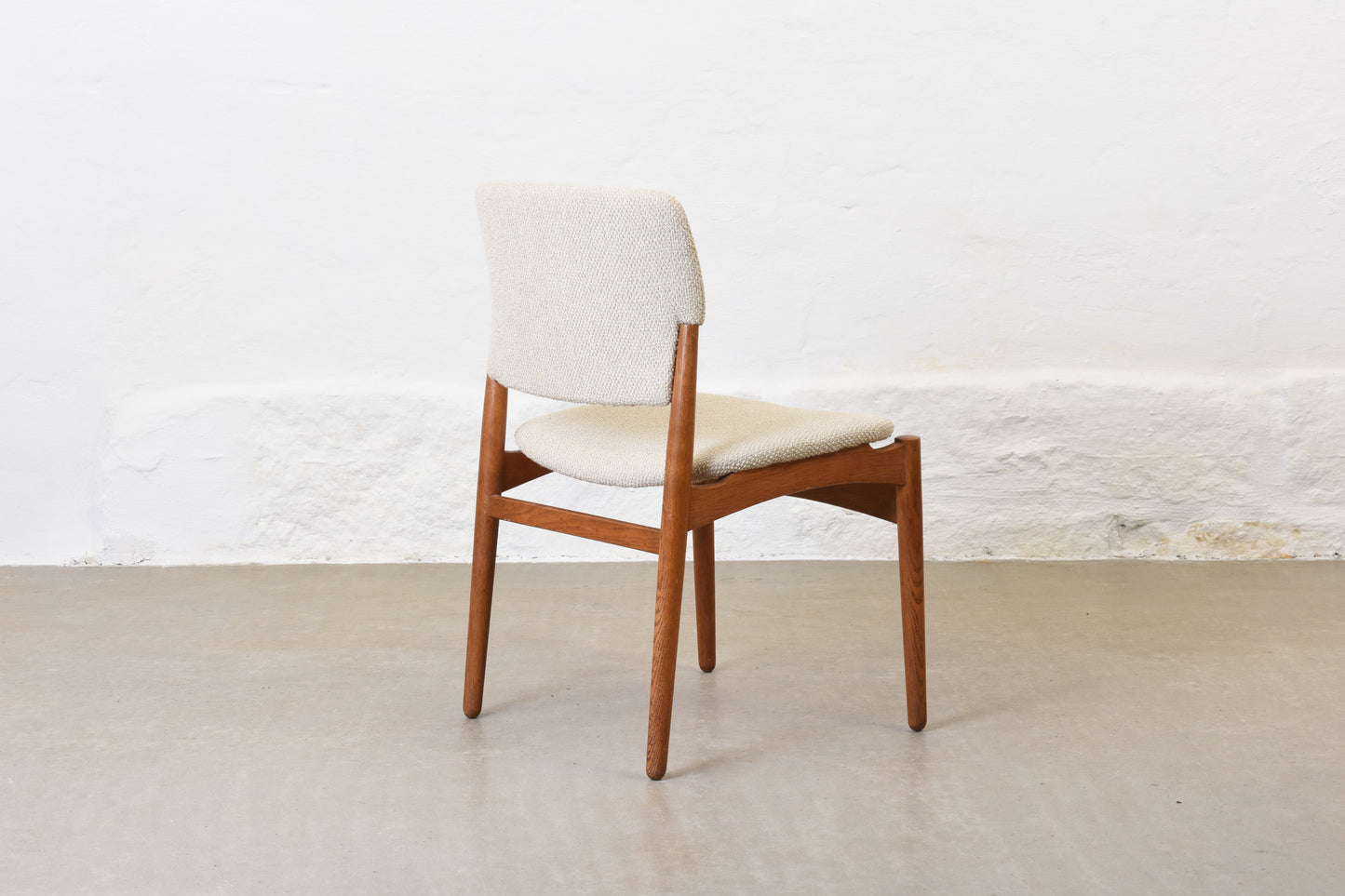 Newly reupholstered: 1960s oak chair by Ejnar Larsen & Aksel Bender Madsen