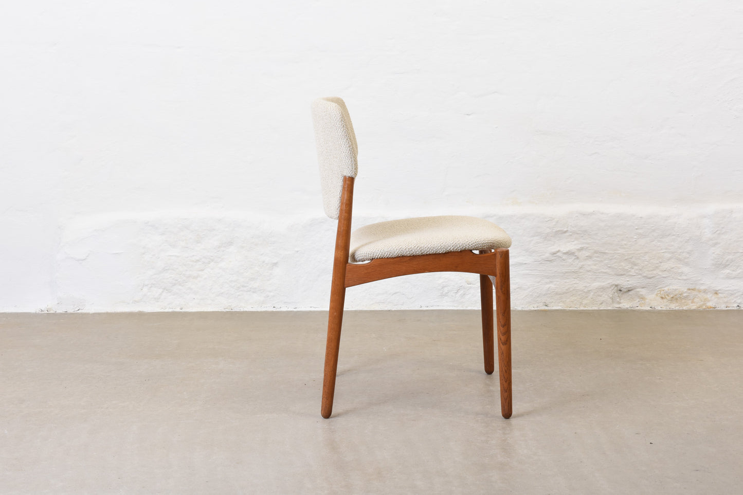 Newly reupholstered: 1960s oak chair by Ejnar Larsen & Aksel Bender Madsen