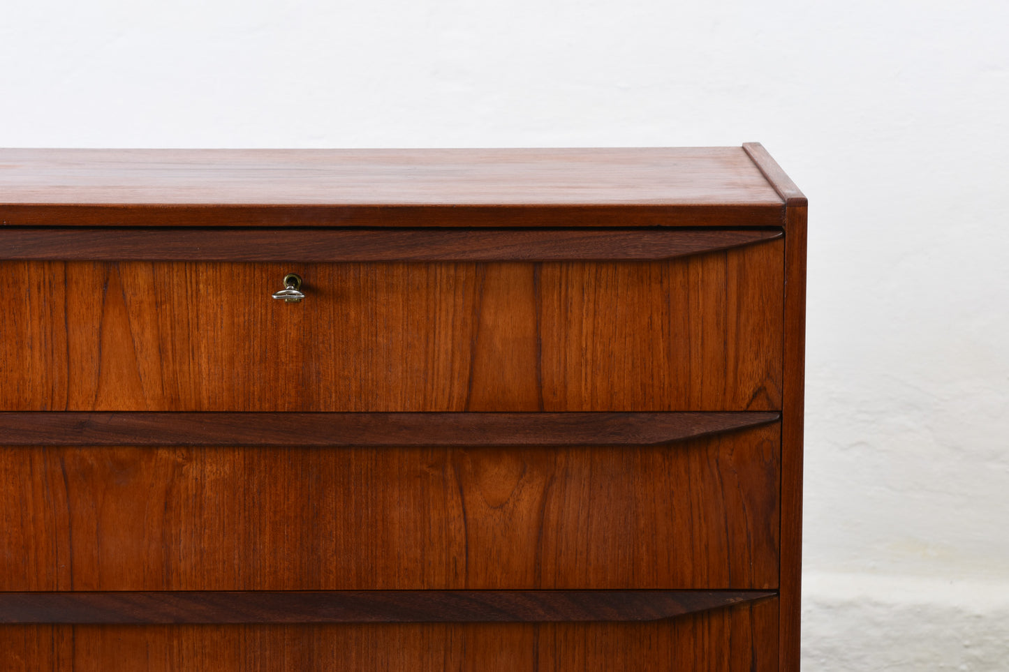 1960s teak chest of drawers with lipped handles