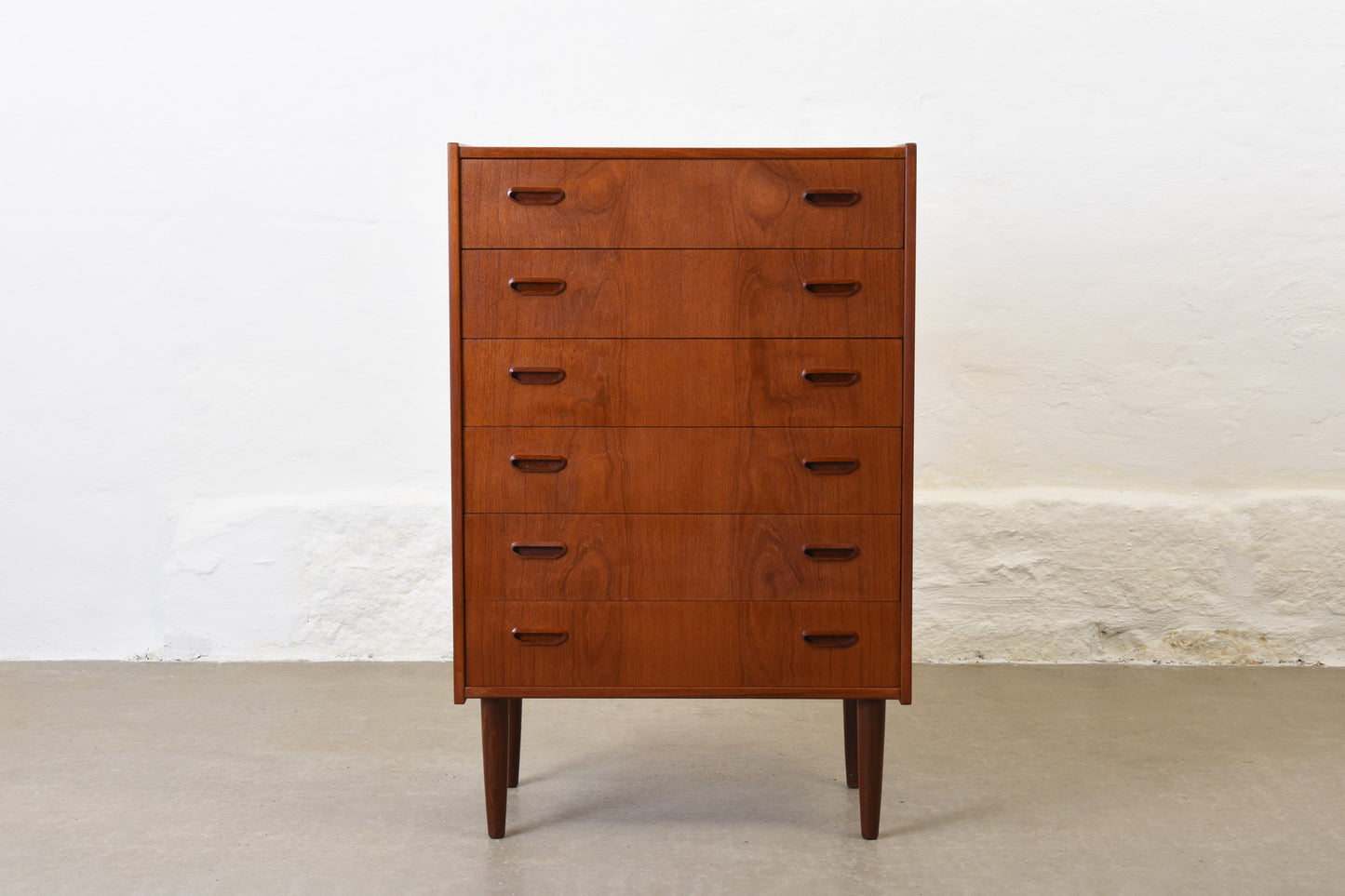 1960s teak chest of drawers with inset handles