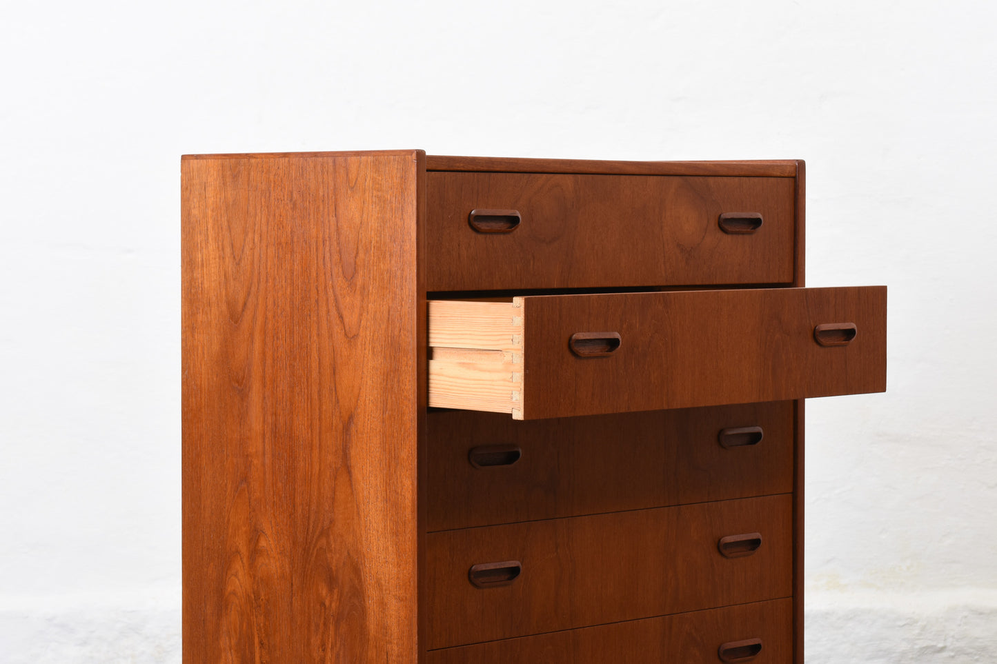 1960s teak chest of drawers with inset handles