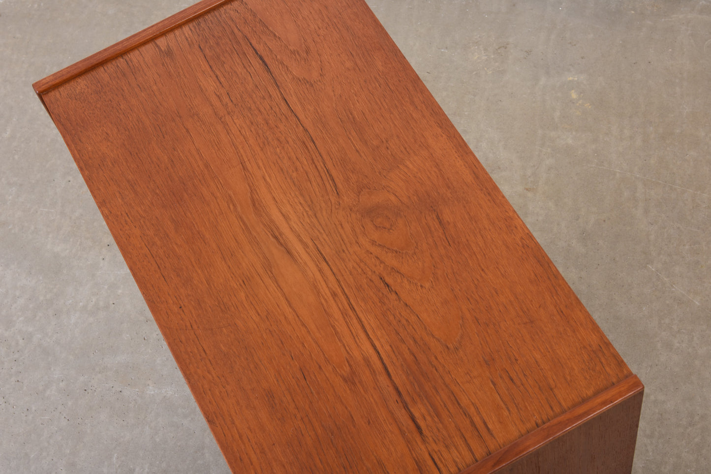 1960s teak chest of drawers with inset handles