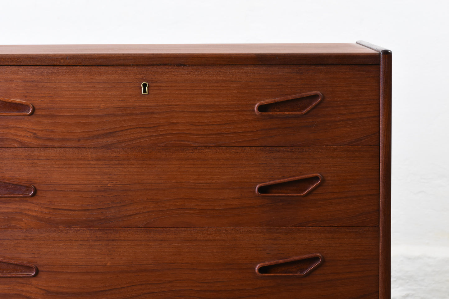 1960s teak chest of drawers with inset handles