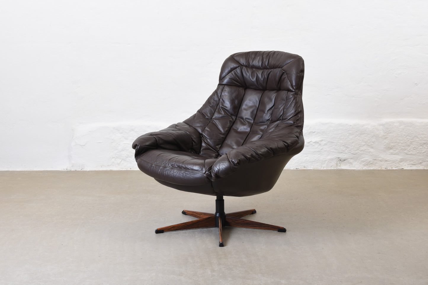 1960s 'Silhouette' swivel chair by H.W. Klein - Brown