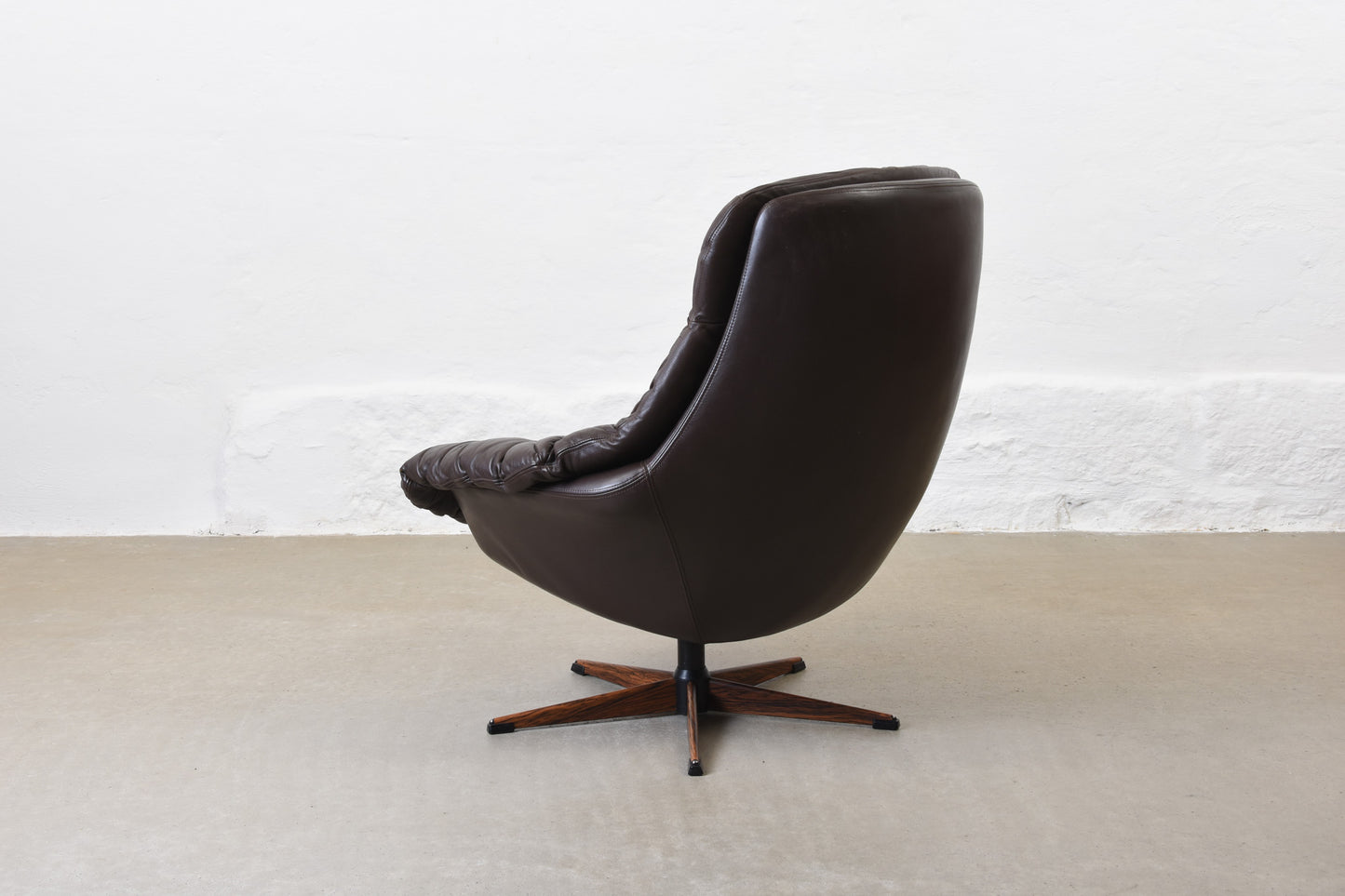 1960s 'Silhouette' swivel chair by H.W. Klein - Brown