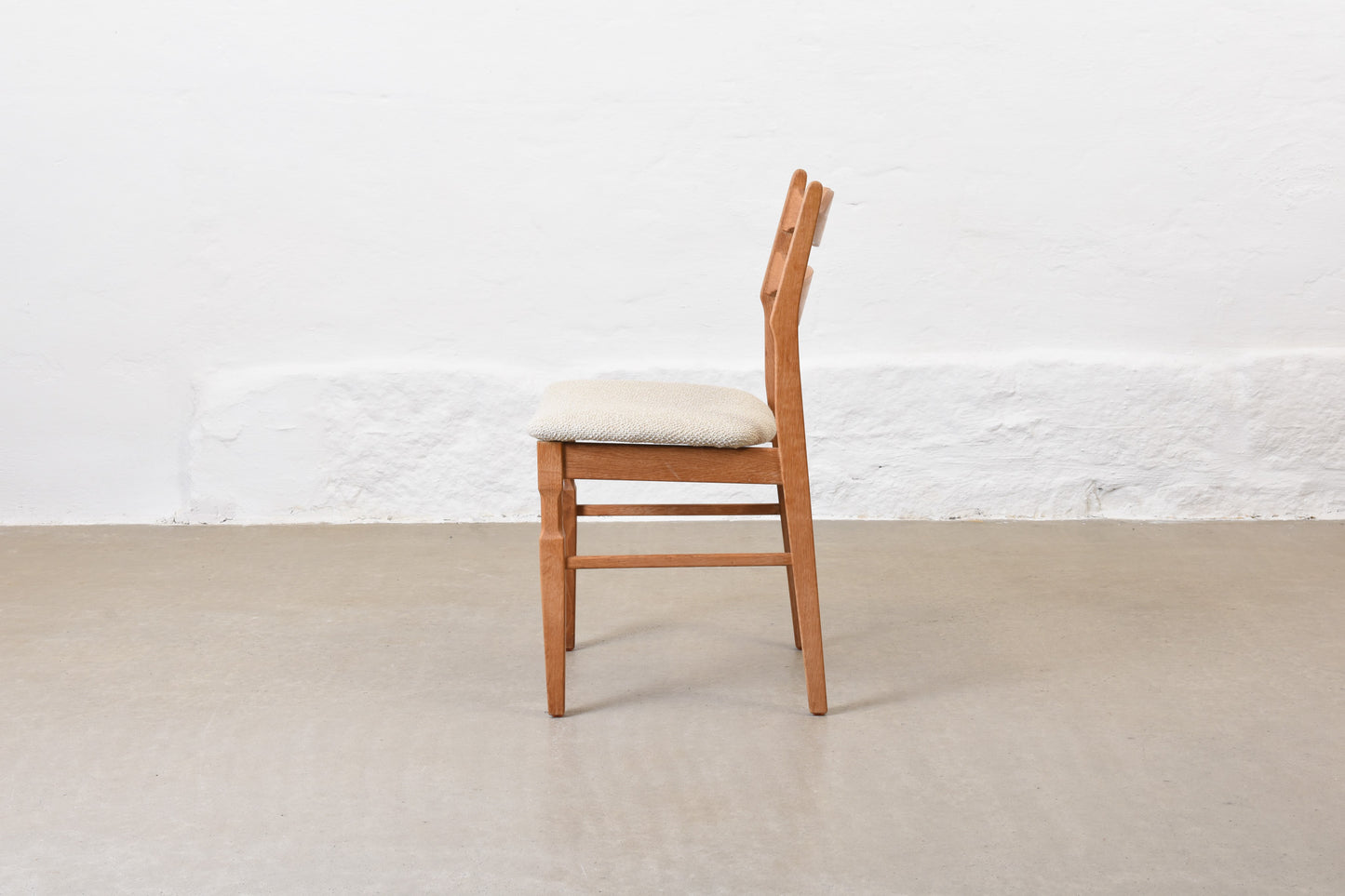 Newly reupholstered: Set of six oak chairs by Henning Kjærnulf