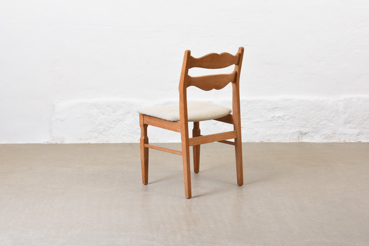 Newly reupholstered: Set of six oak chairs by Henning Kjærnulf