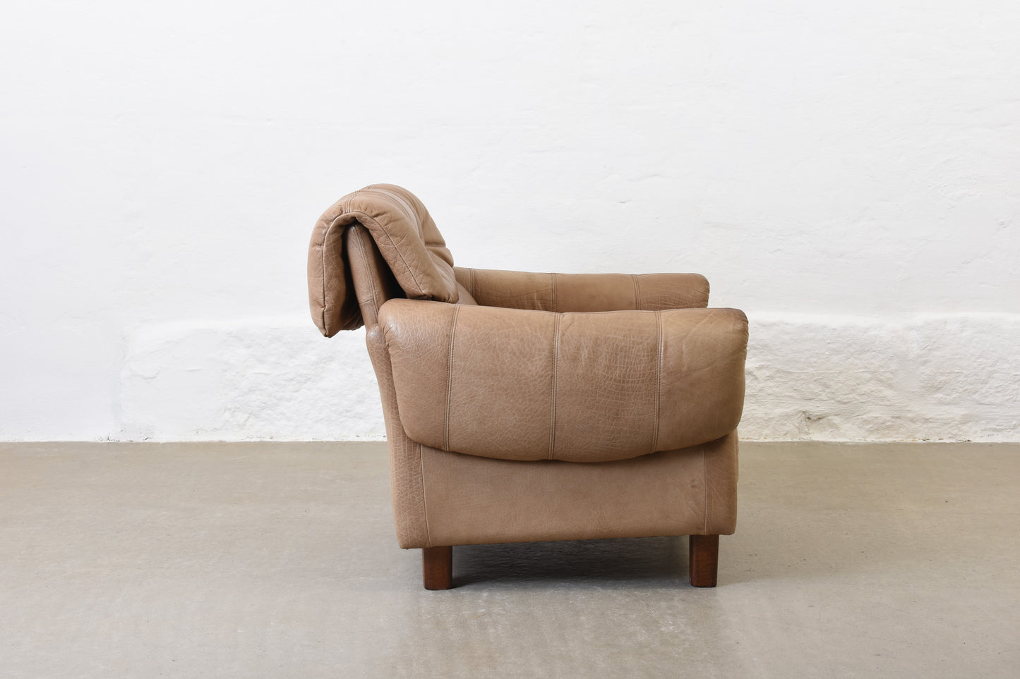 1960s beige leather lounge chair