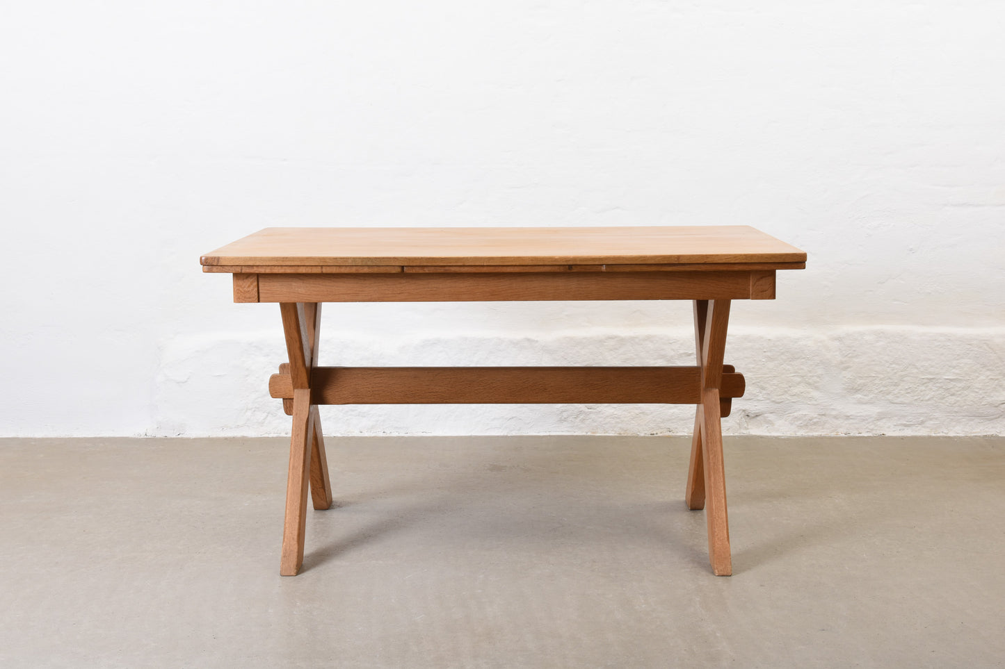 1970s extending dining table in oak