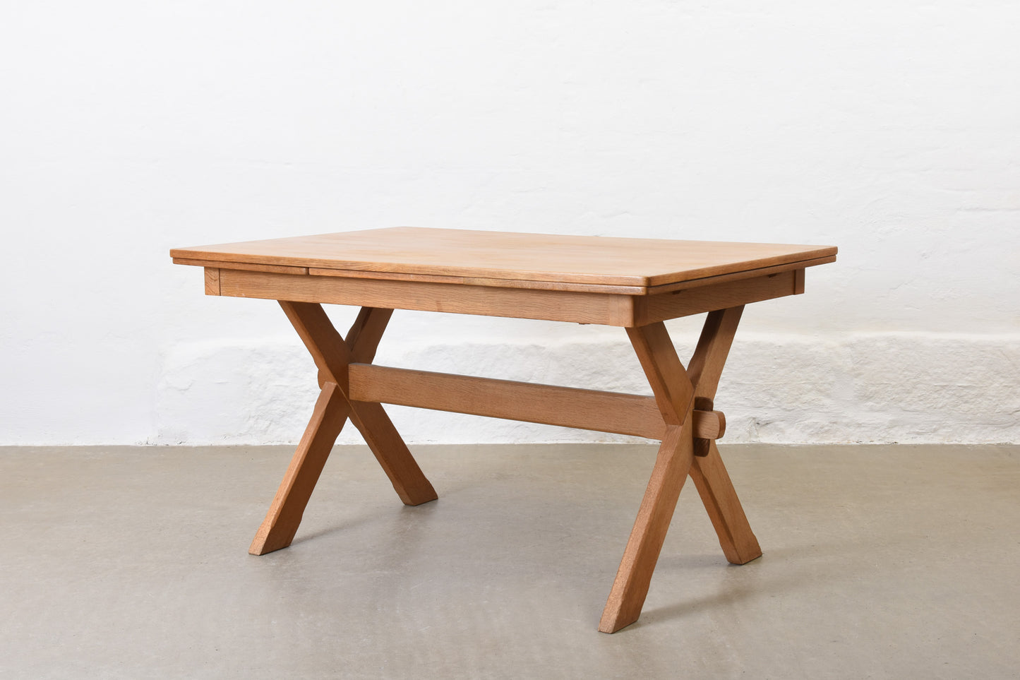 1970s extending dining table in oak