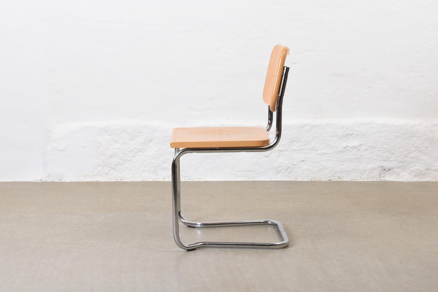 Six available: Vintage cantilever chairs in ash + metal