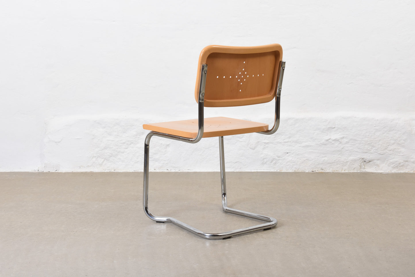 Six available: Vintage cantilever chairs in ash + metal