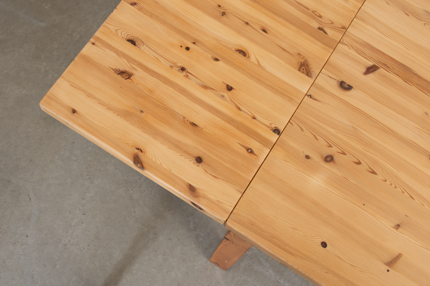 1970s drop-leaf dining table in pine