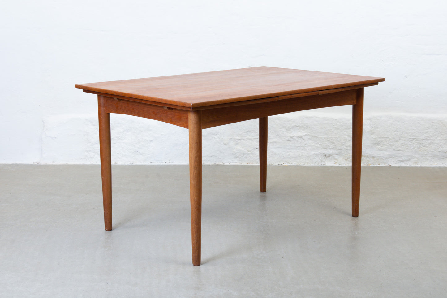 1960s extending dining table in teak - 132L cm