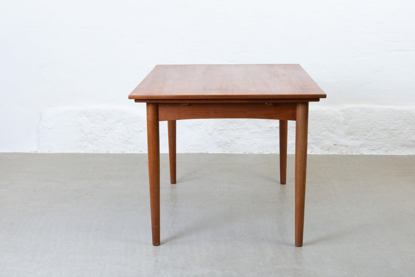 1960s extending dining table in teak - 132L cm