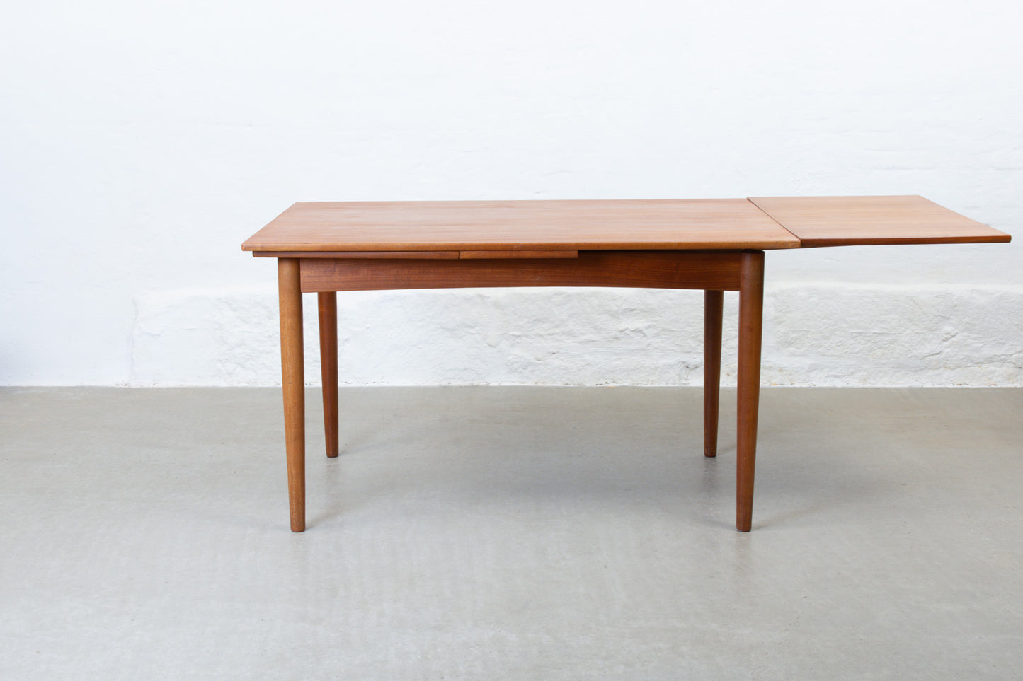 1960s extending dining table in teak - 132L cm