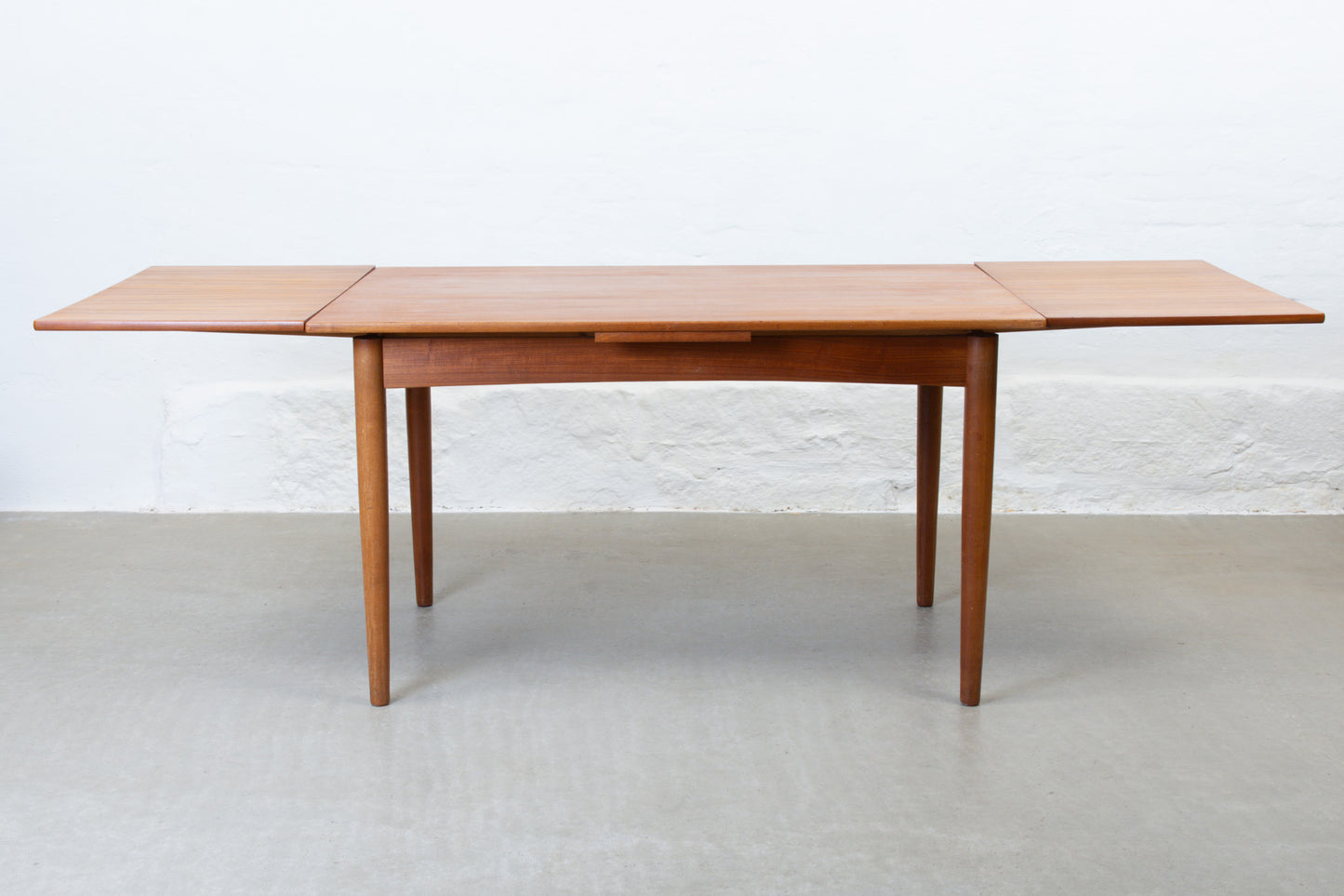 1960s extending dining table in teak - 132L cm