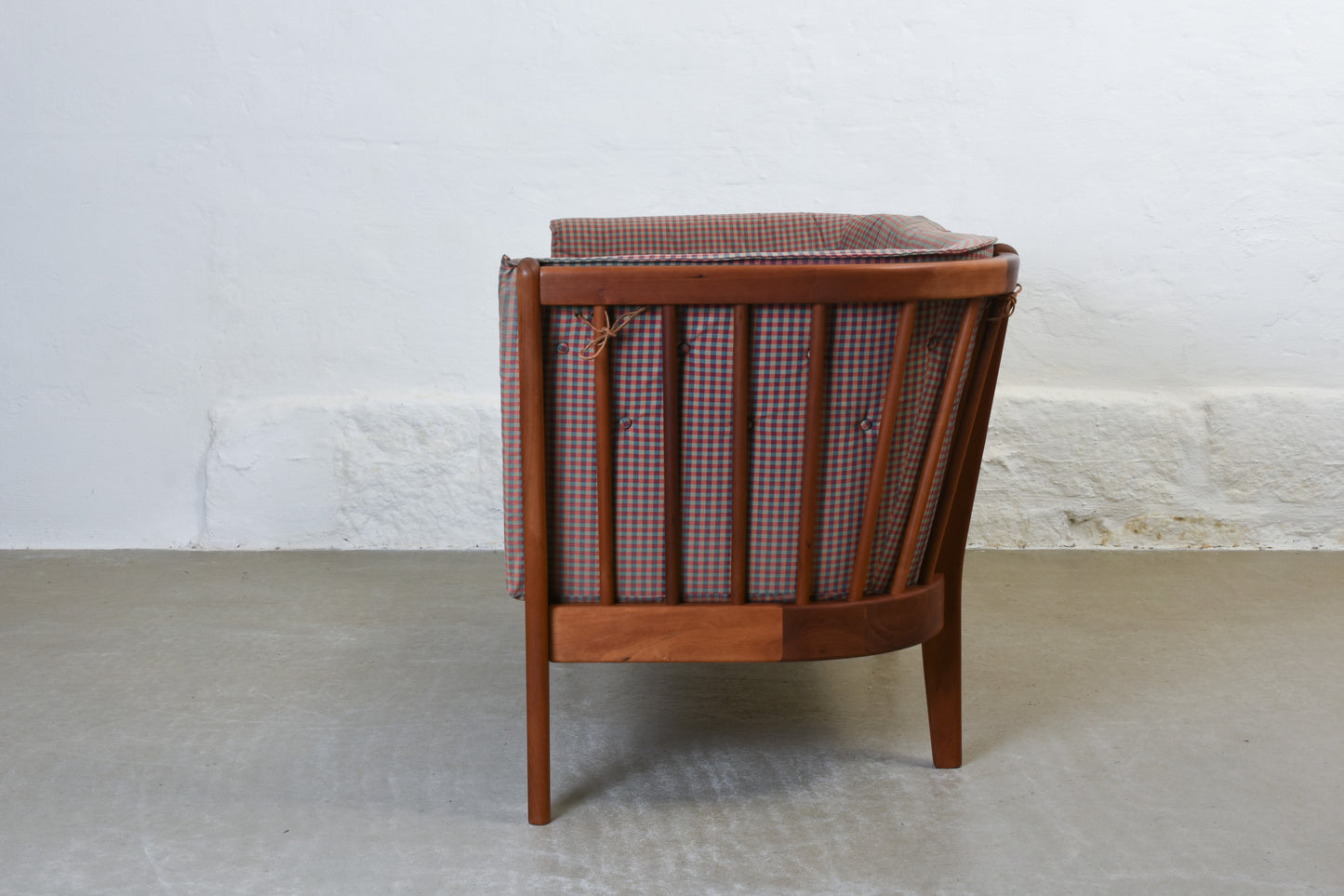 1990s spindle back two seater by Stouby