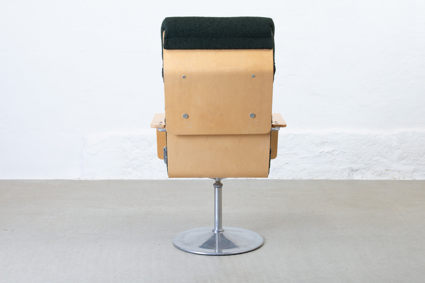 Newly reupholstered: 1980s desk chair by Yrjö Kukkapuro