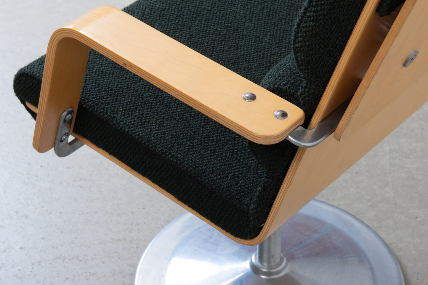 Newly reupholstered: 1980s desk chair by Yrjö Kukkapuro