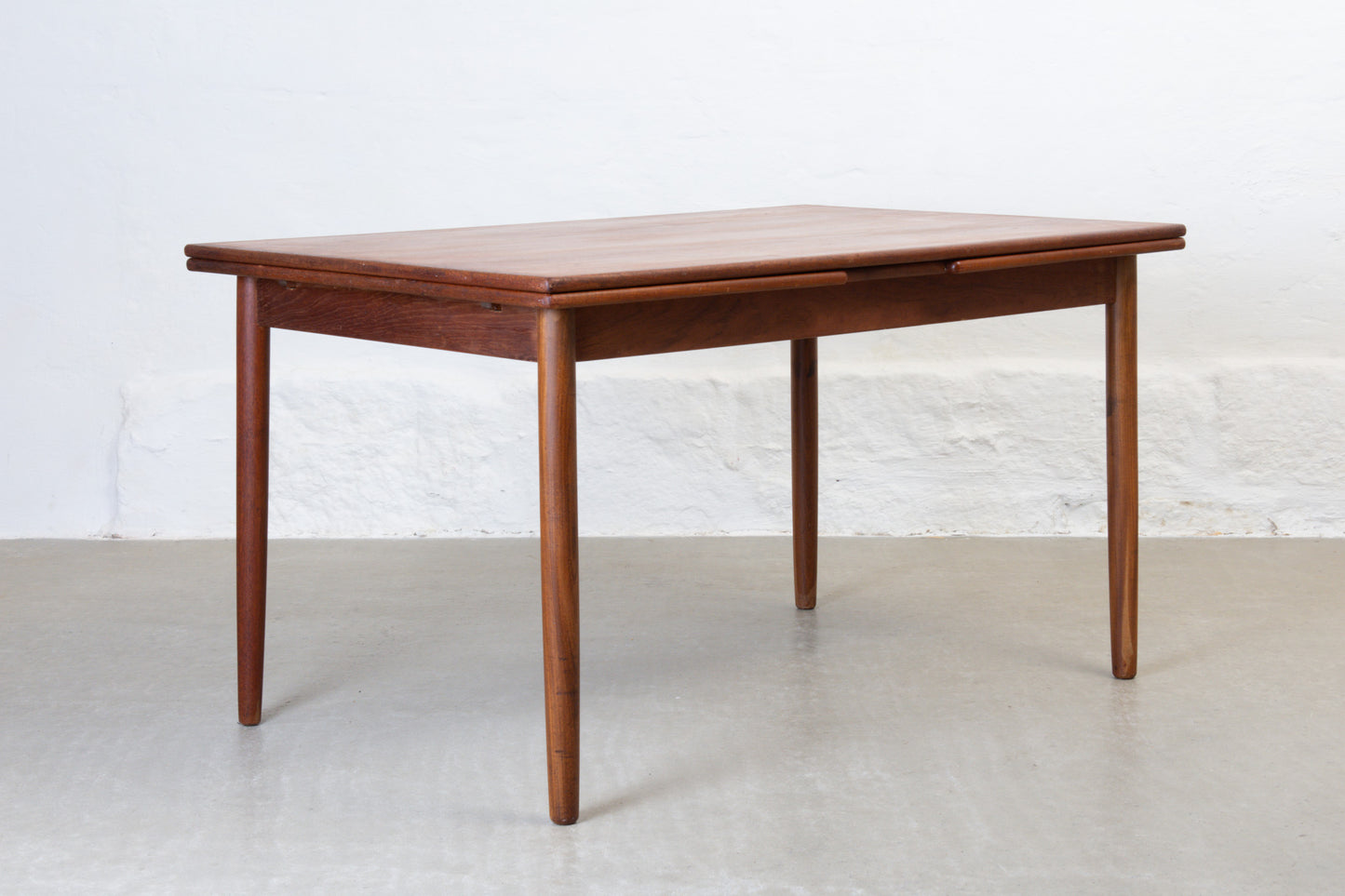 1960s extending dining table in teak - 130L cm