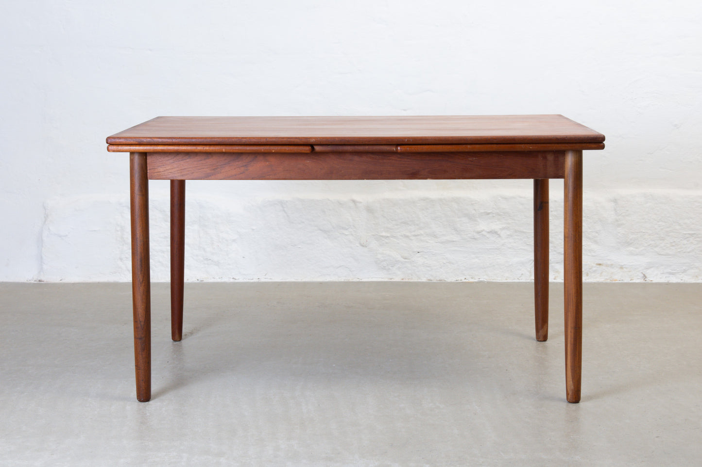 1960s extending dining table in teak - 130L cm