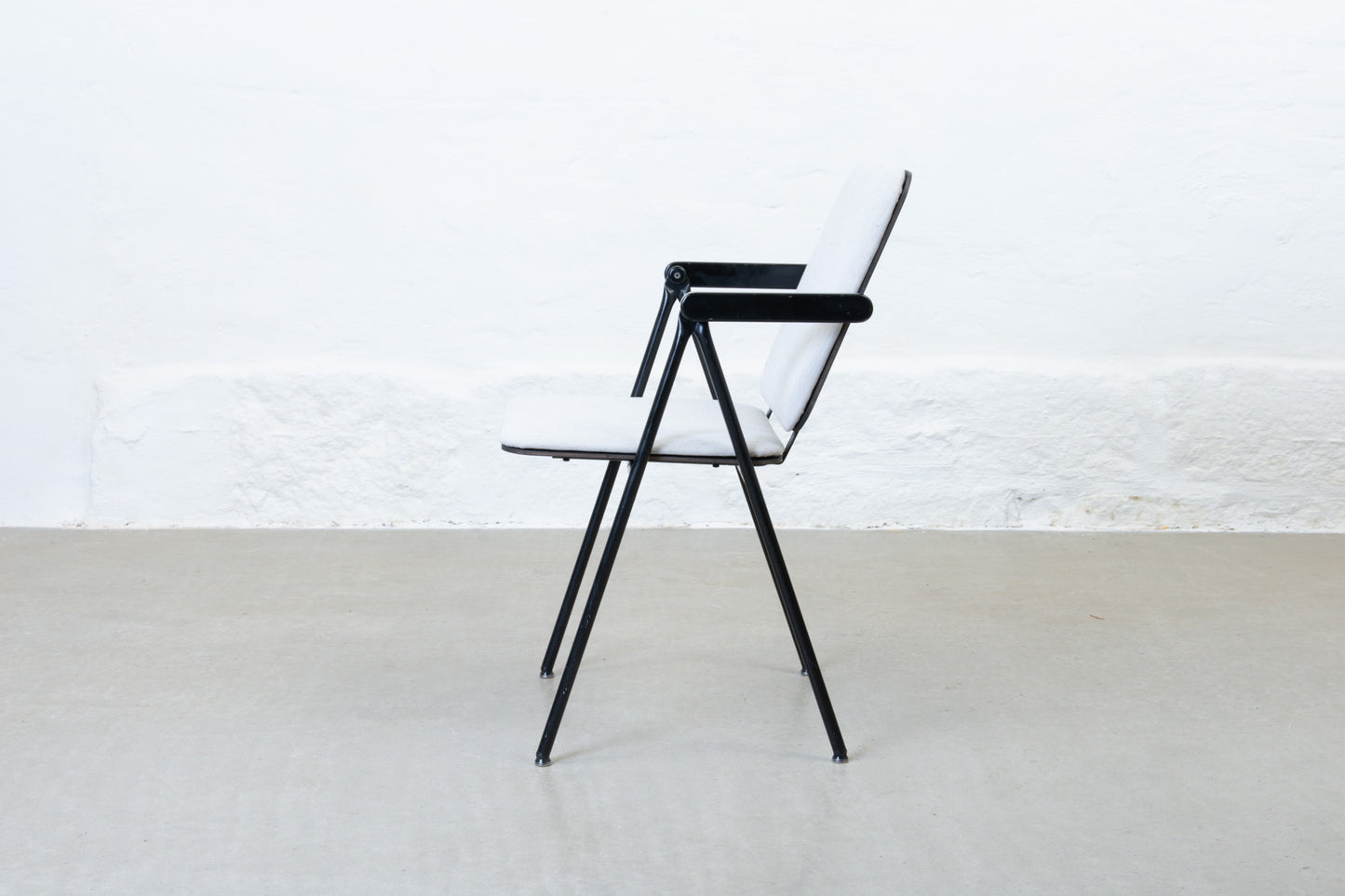 Newly reupholstered: 1980s armchair by Yrjö Kukkapuro