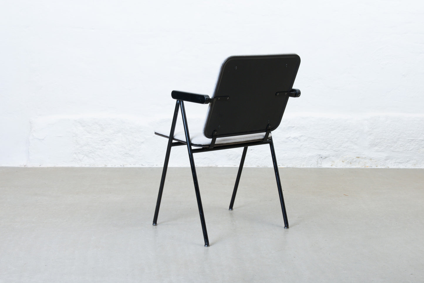 Newly reupholstered: 1980s armchair by Yrjö Kukkapuro