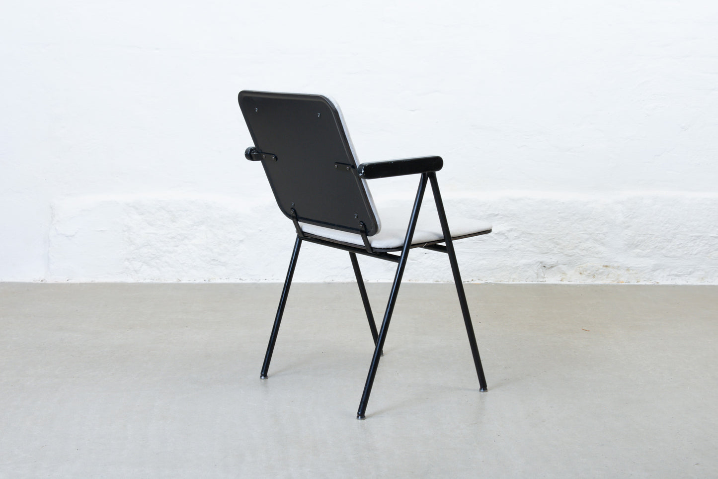 Newly reupholstered: 1980s armchair by Yrjö Kukkapuro