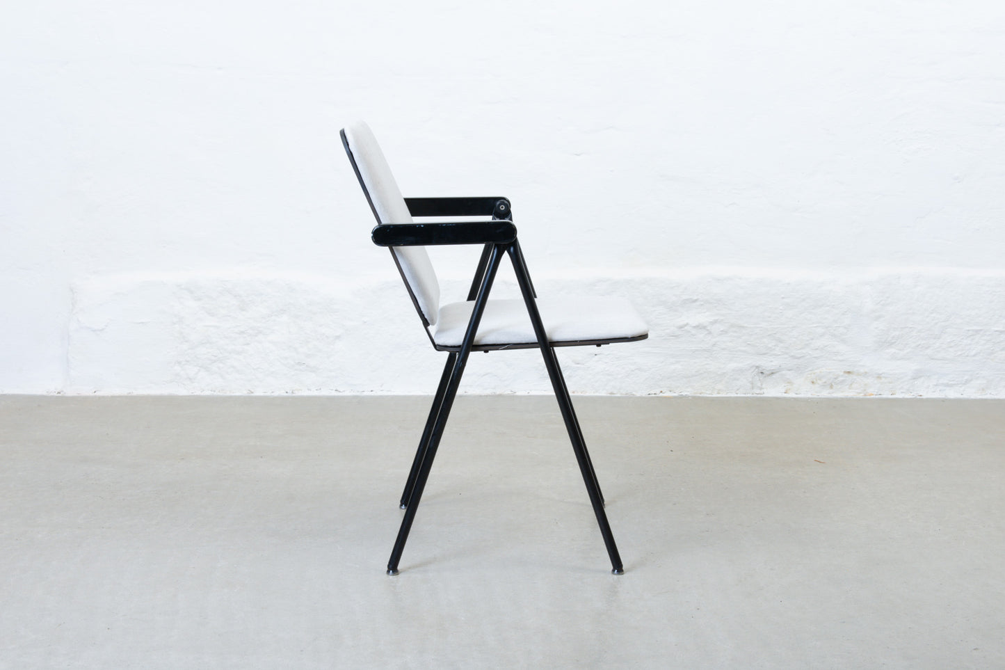 Newly reupholstered: 1980s armchair by Yrjö Kukkapuro