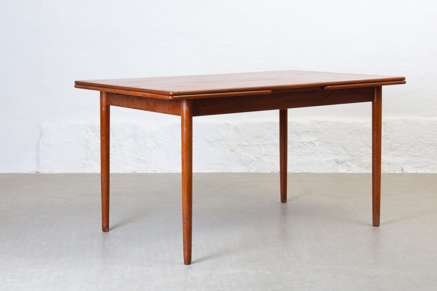 1960s extending dining table in teak - 134L cm