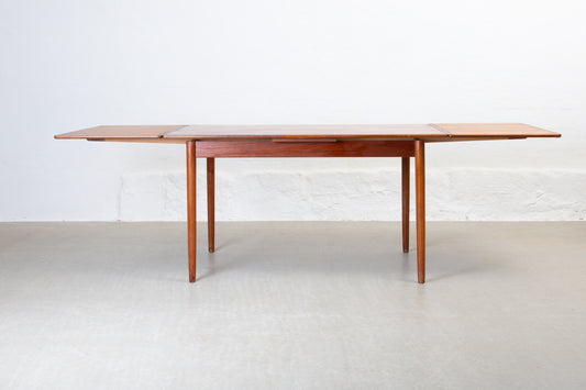 1960s extending dining table in teak - 134L cm