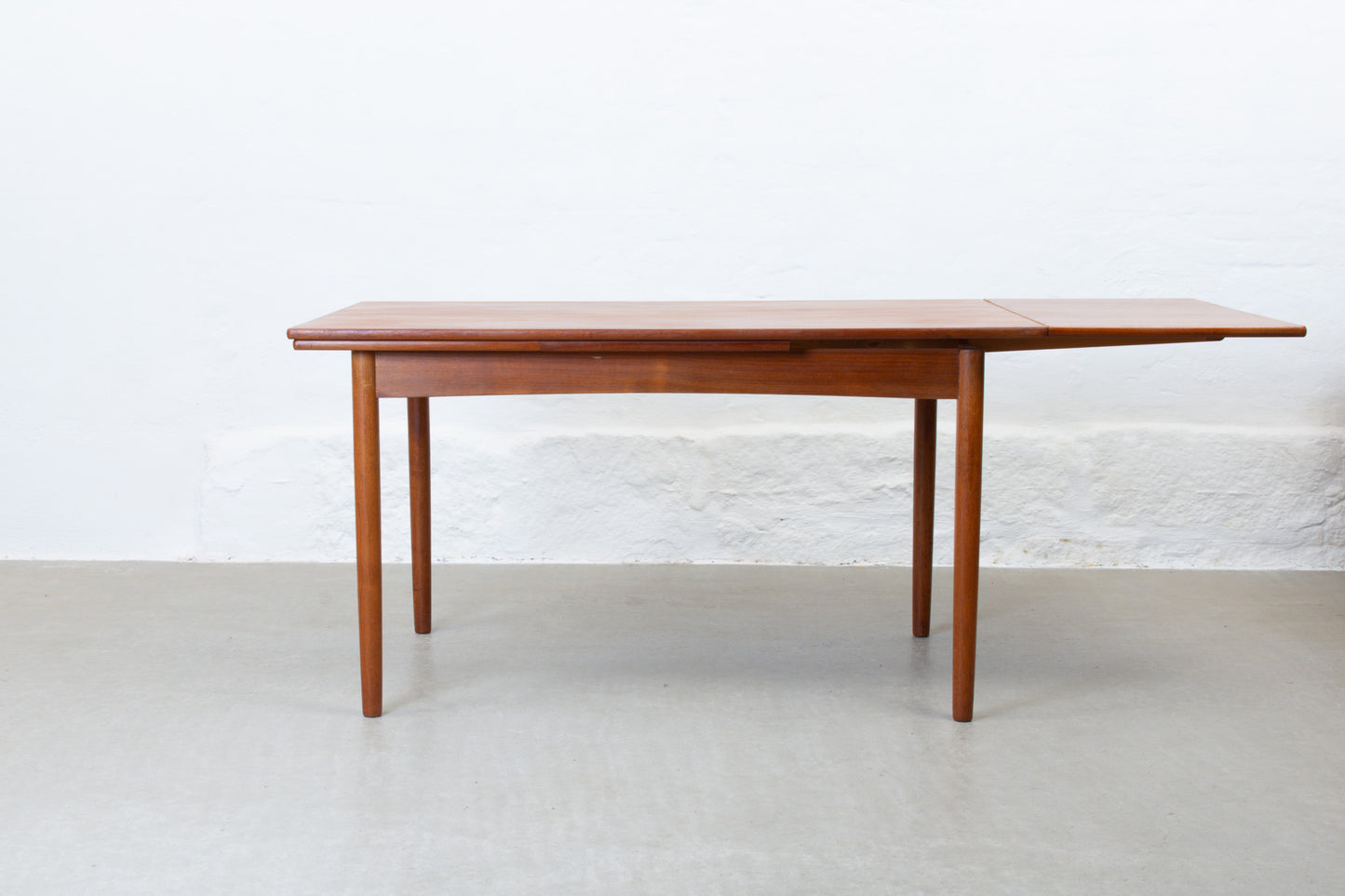 1960s extending dining table in teak - 134L cm