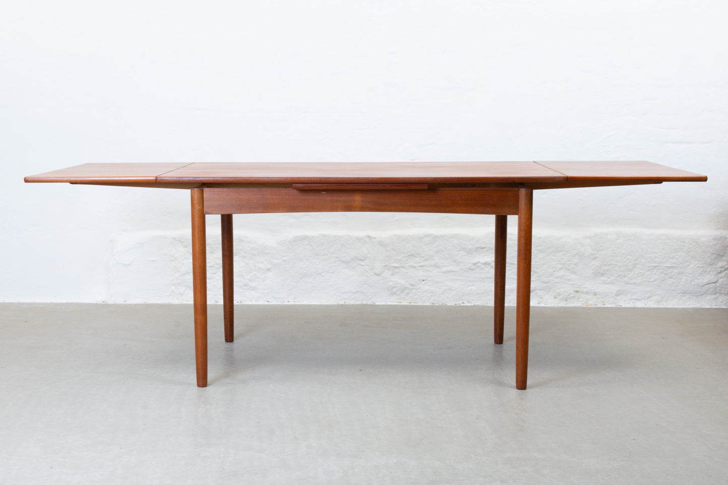 1960s extending dining table in teak - 134L cm
