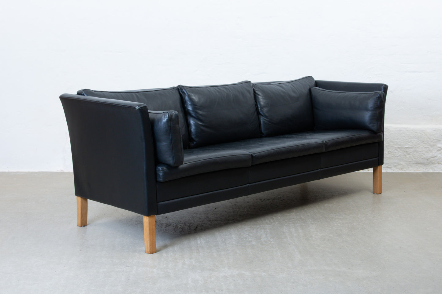 1990s three seat leather sofa by Skipper Møbler