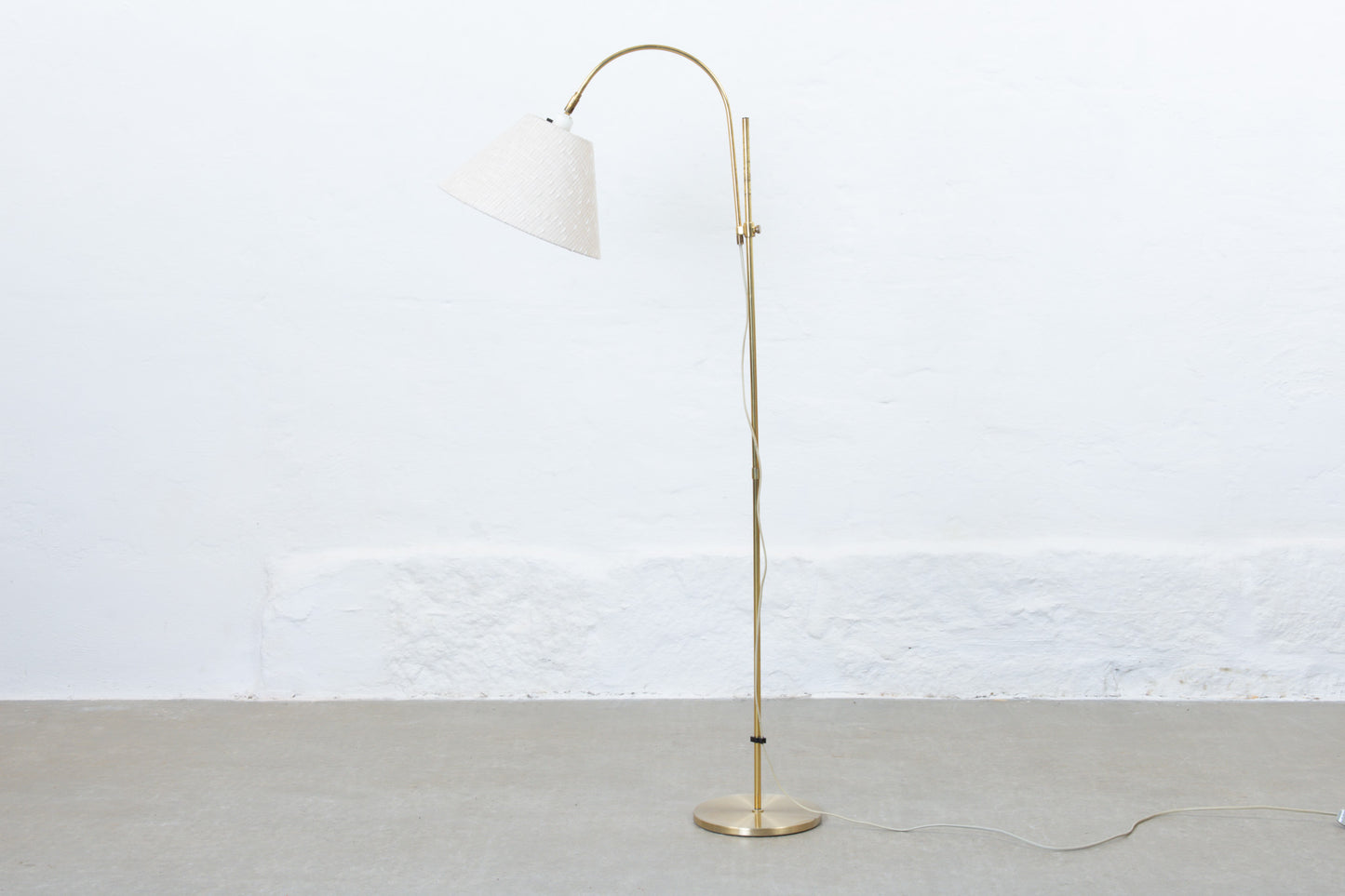 1960s height-adjustable floor lamp with shade