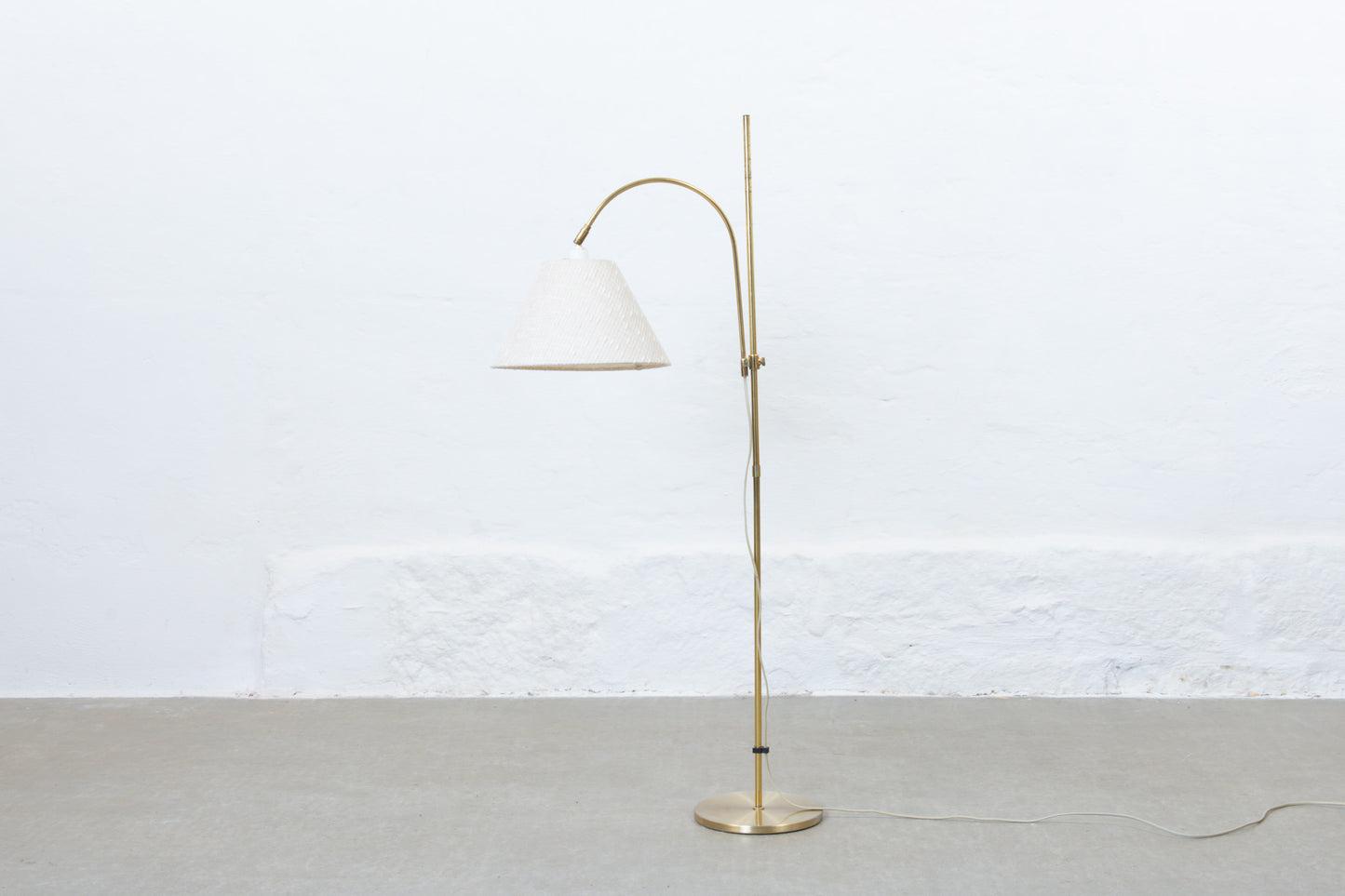1960s height-adjustable floor lamp with shade