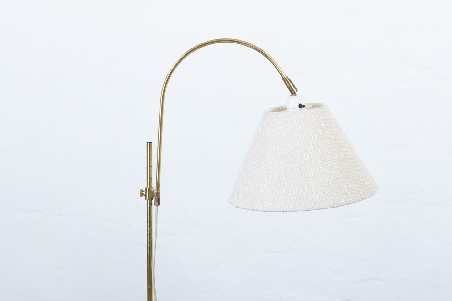 1960s height-adjustable floor lamp with shade