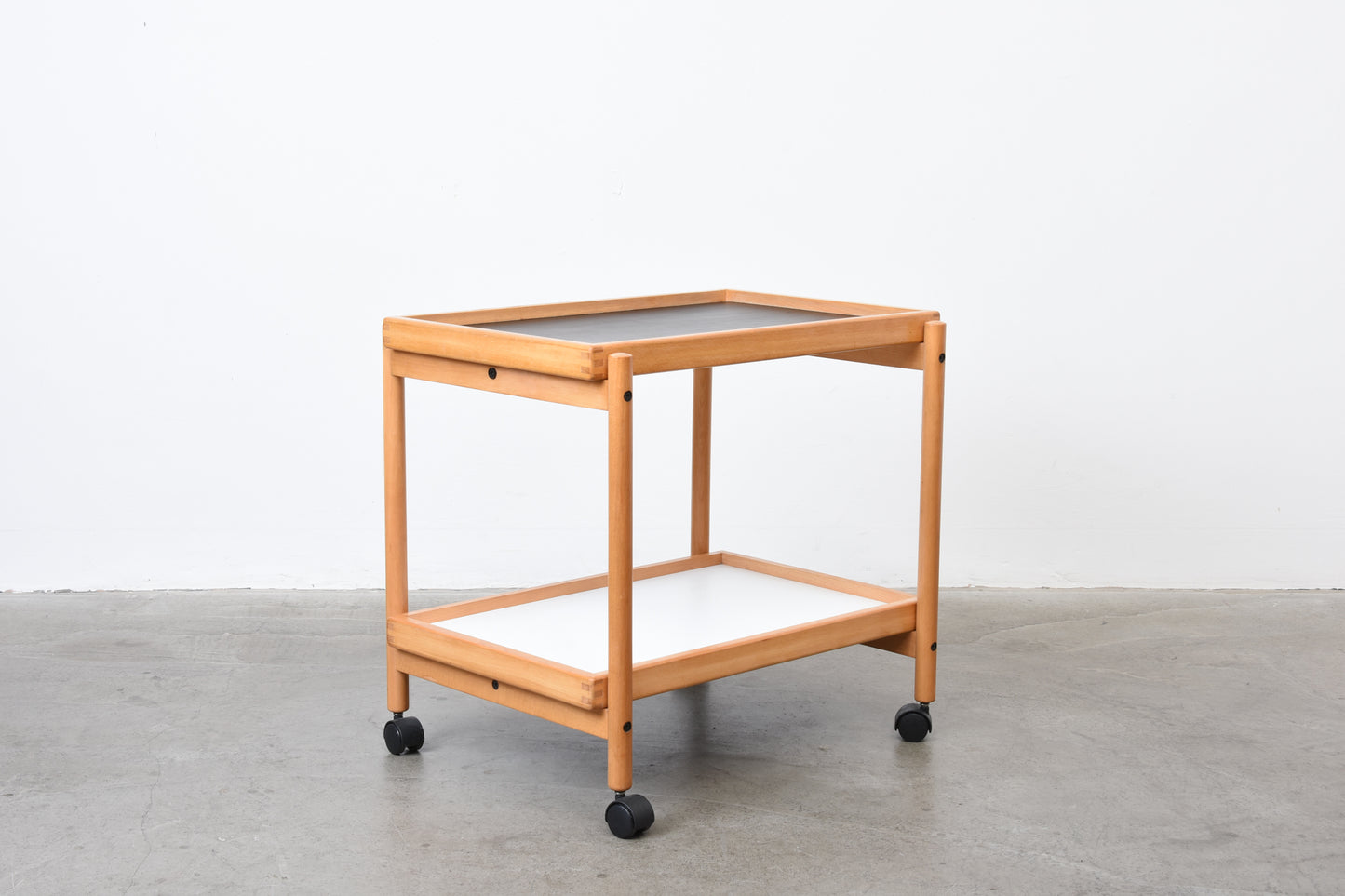 1980s trolley table with reversible trays