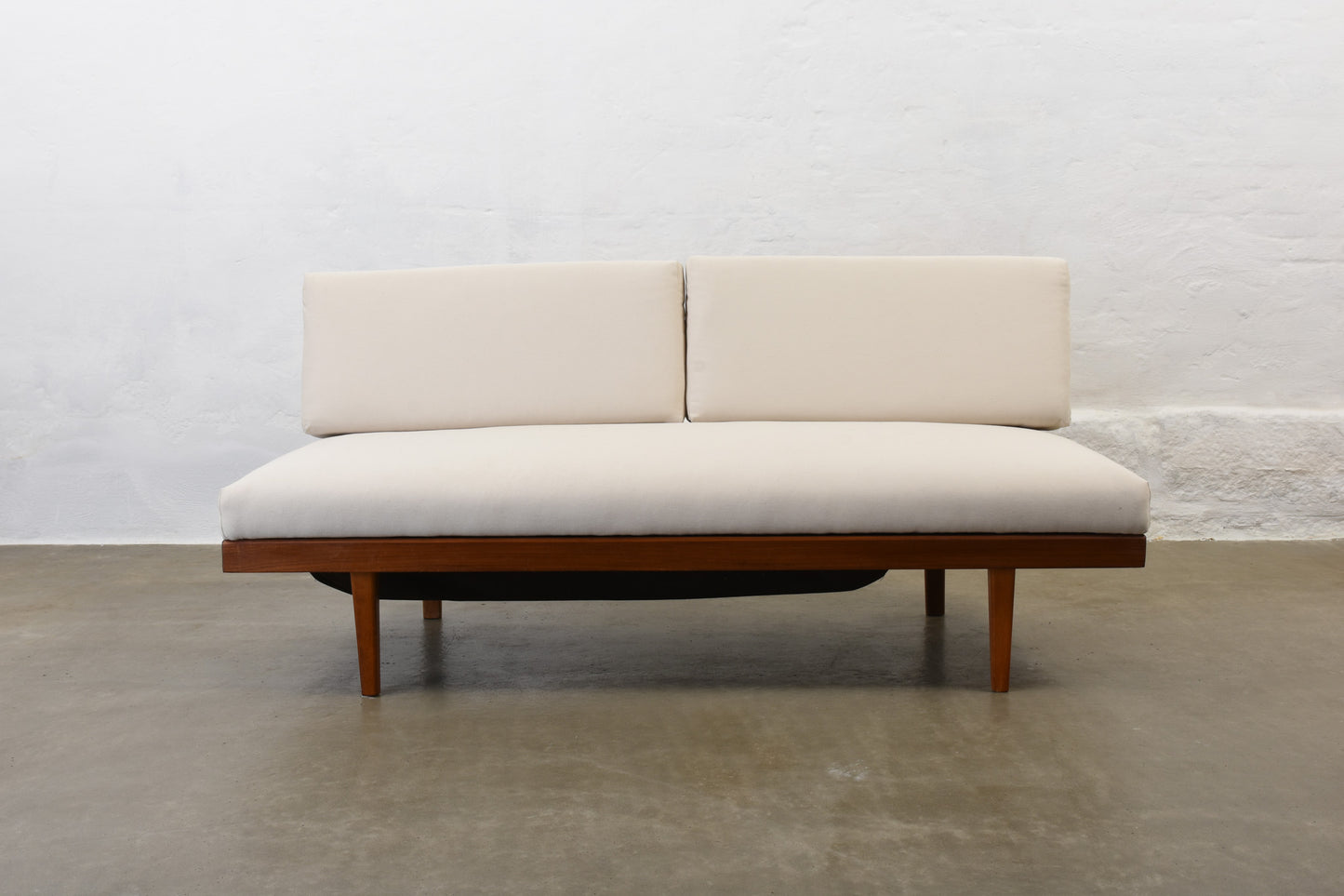 'Svane' day bed by Ingmar Relling
