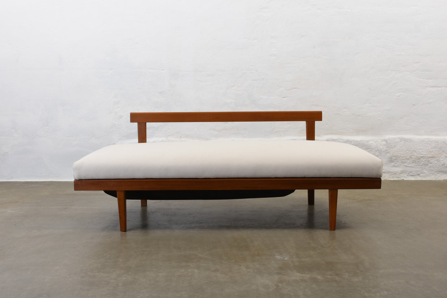 'Svane' day bed by Ingmar Relling