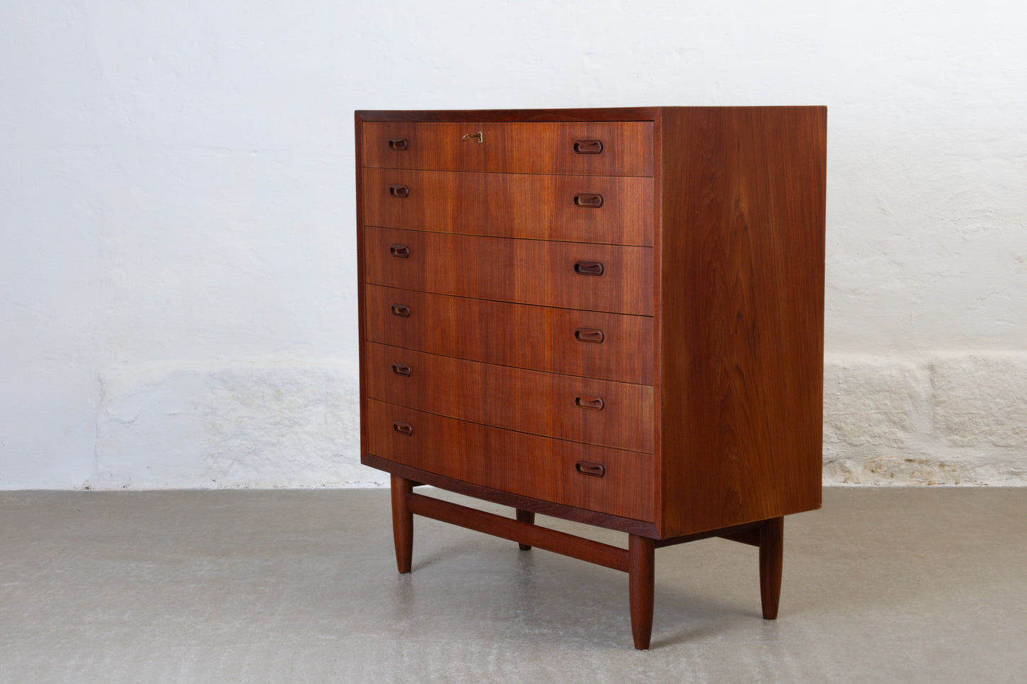 1960s teak chest of drawers - 100W cm