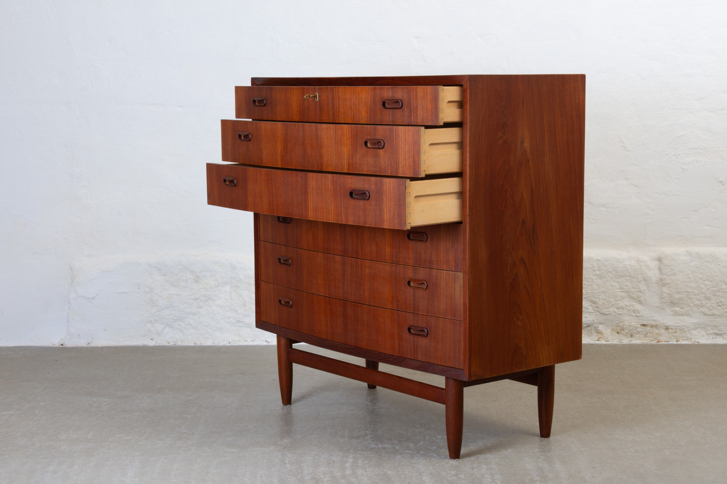 1960s teak chest of drawers - 100W cm
