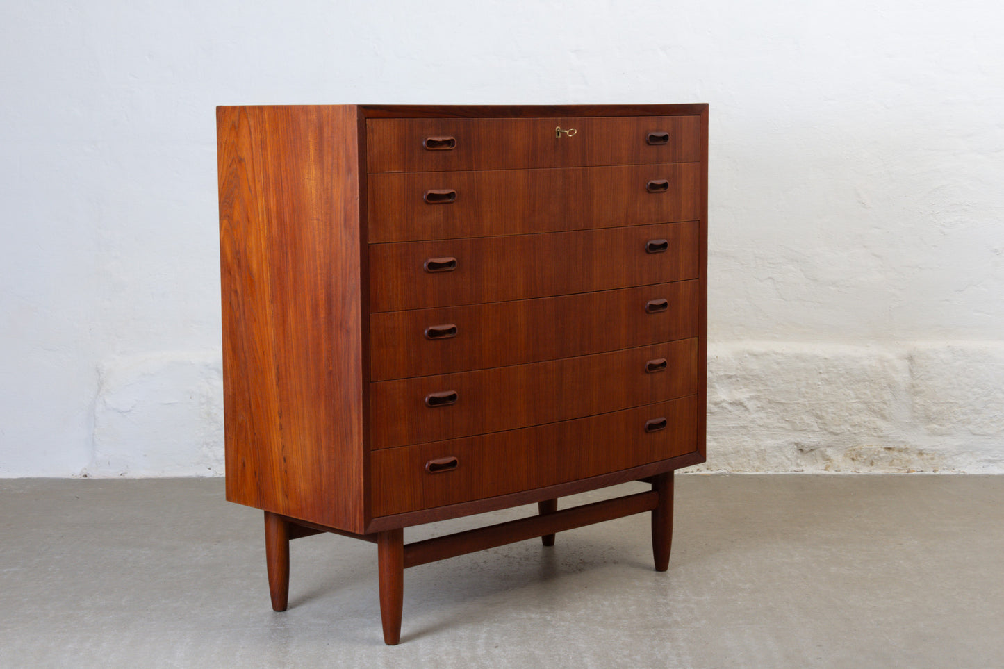 1960s teak chest of drawers - 100W cm