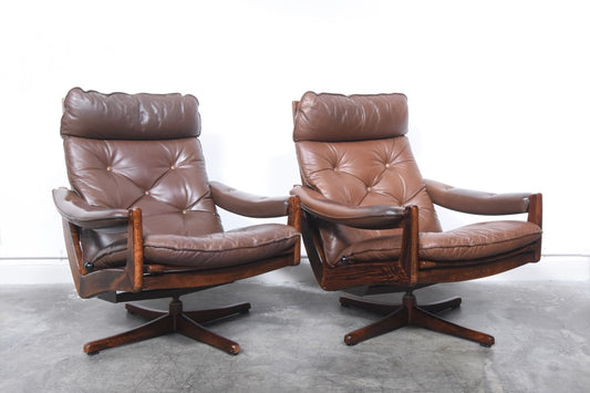 Pair of reclining loungers by Söda