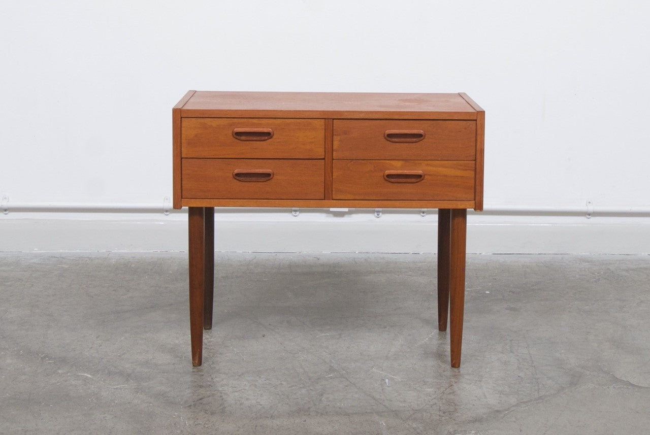 Short chest with four drawers