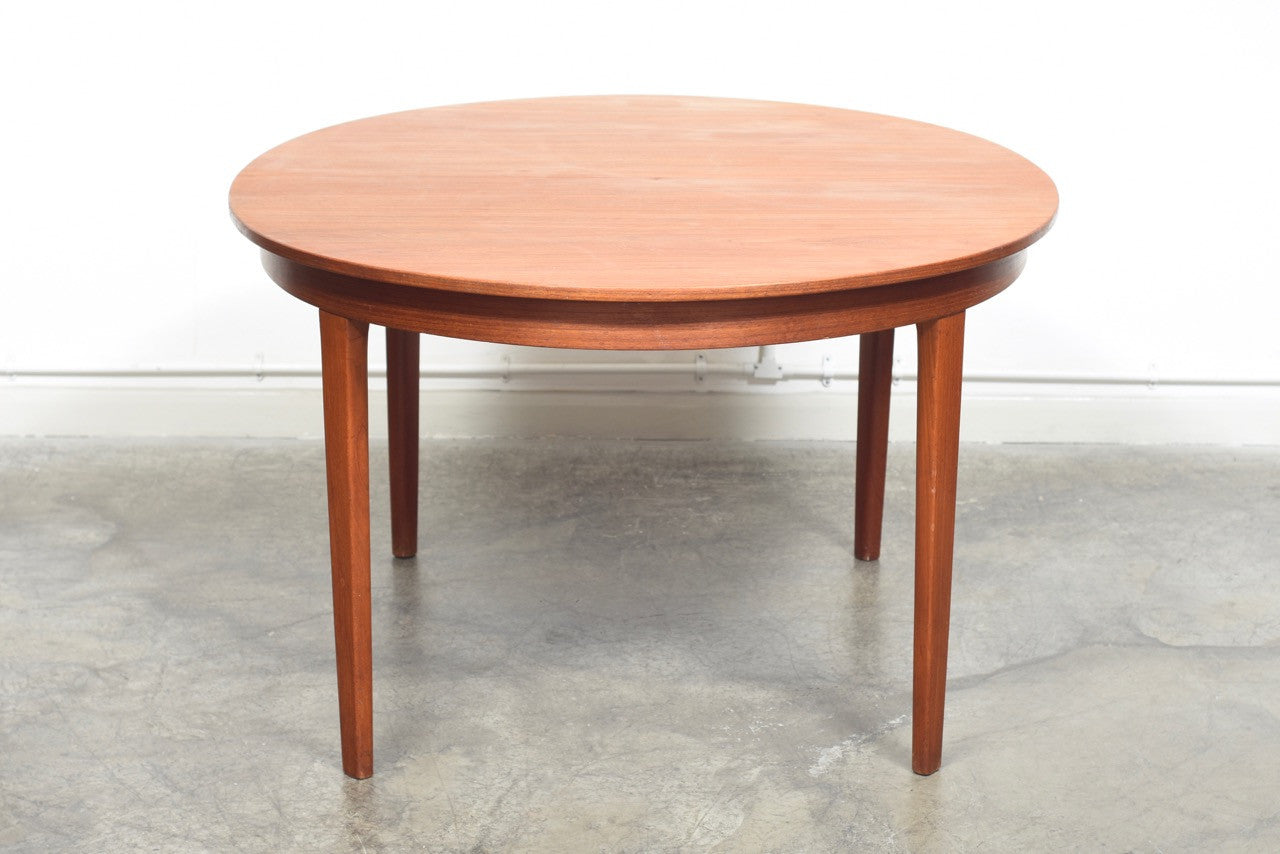 Extending oval dining table by Gunni Omann